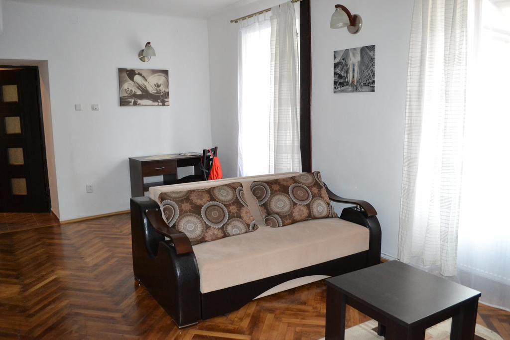 Haydn Vintage Apartment Braşov Esterno foto